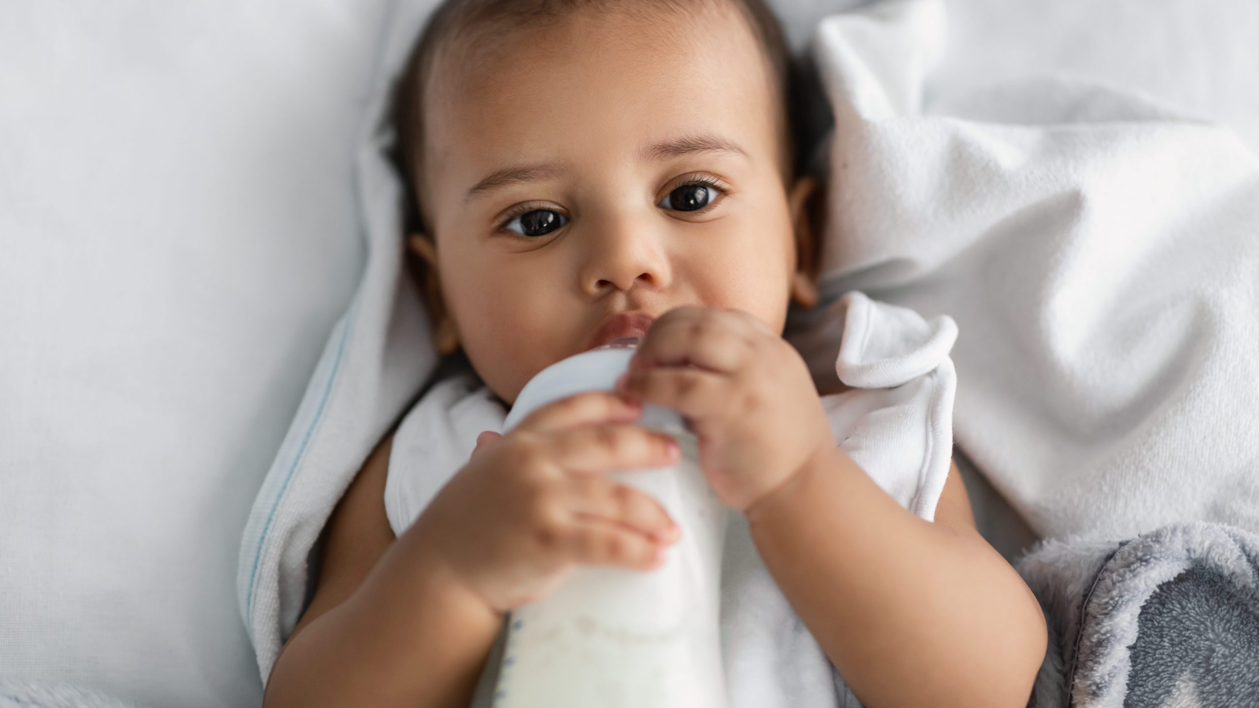 Quelle eau utiliser pour le biberon de bébé ?