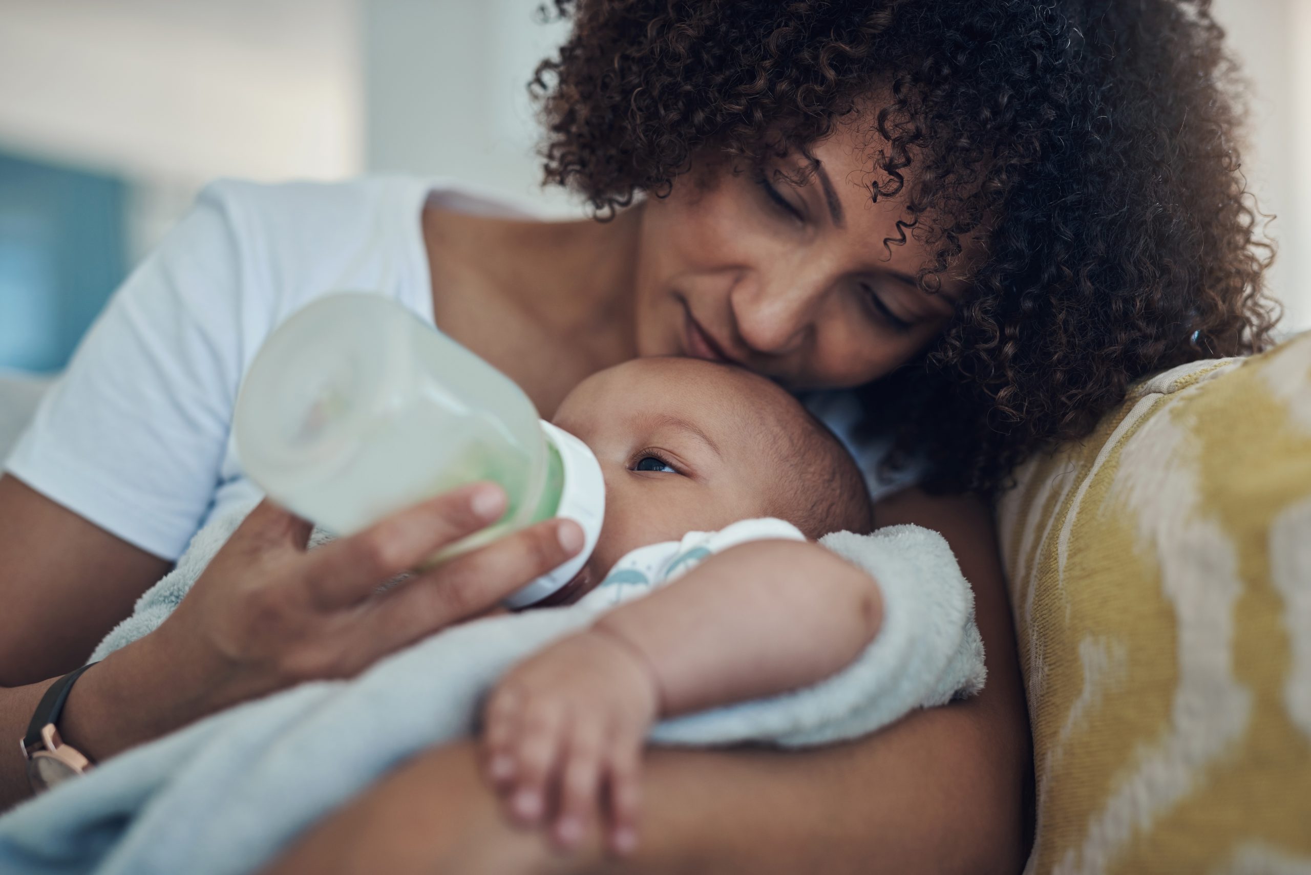 ALIMENTATION BÉBÉ : MODE D'EMPLOI ET QUANTITÉS POUR LES BIBERONS - Physiolac